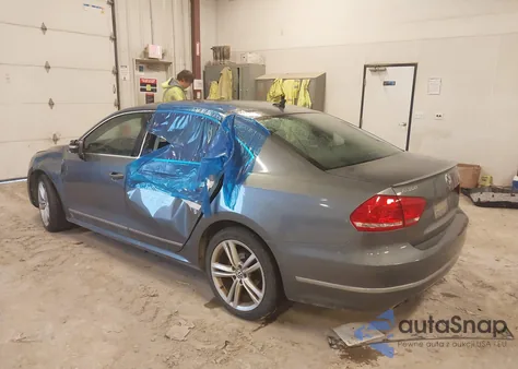 2014 Volkswagen Passat 2.0L Tdi Sel Premium from USA, damaged, VIN 1VWCN7A31EC087572